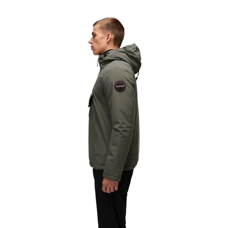 Napapijri Doudoune Rainforest Winter 3 pour homme, vert olive, avec capuche et écusson rond sur la manche gauche, vue de face