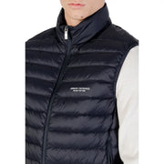 Gilet matelassé noir avec col montant et fermeture éclair sur le devant et armani exchange logo brodé sur la poitrine en bleu marine liste de produits