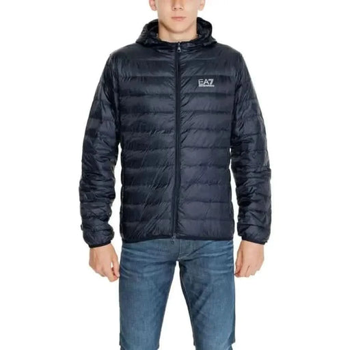 Doudoune matelassée bleu marine avec capuche et fermeture éclair de Ea7 Collection de vestes pour hommes