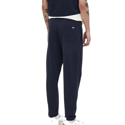 Navy blue sweatpants with elastic waistband and cuffed ankles by Tommy Hilfiger Jeans