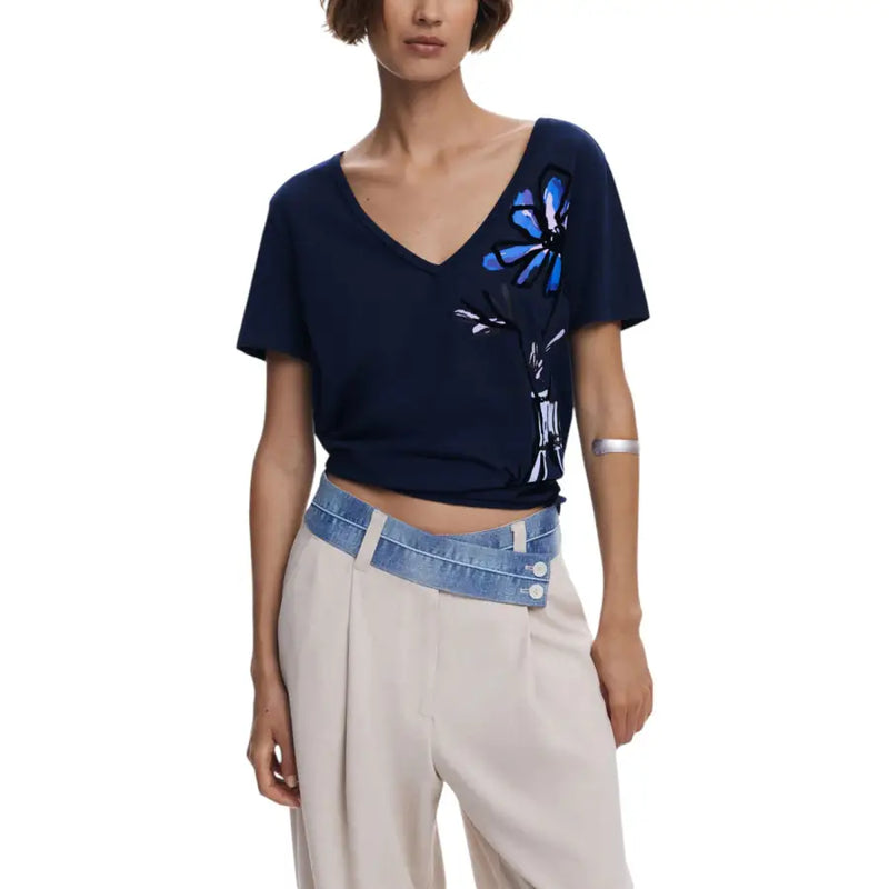 Navy blue V-neck T-shirt with blue floral graphic for women Fall Winter collection