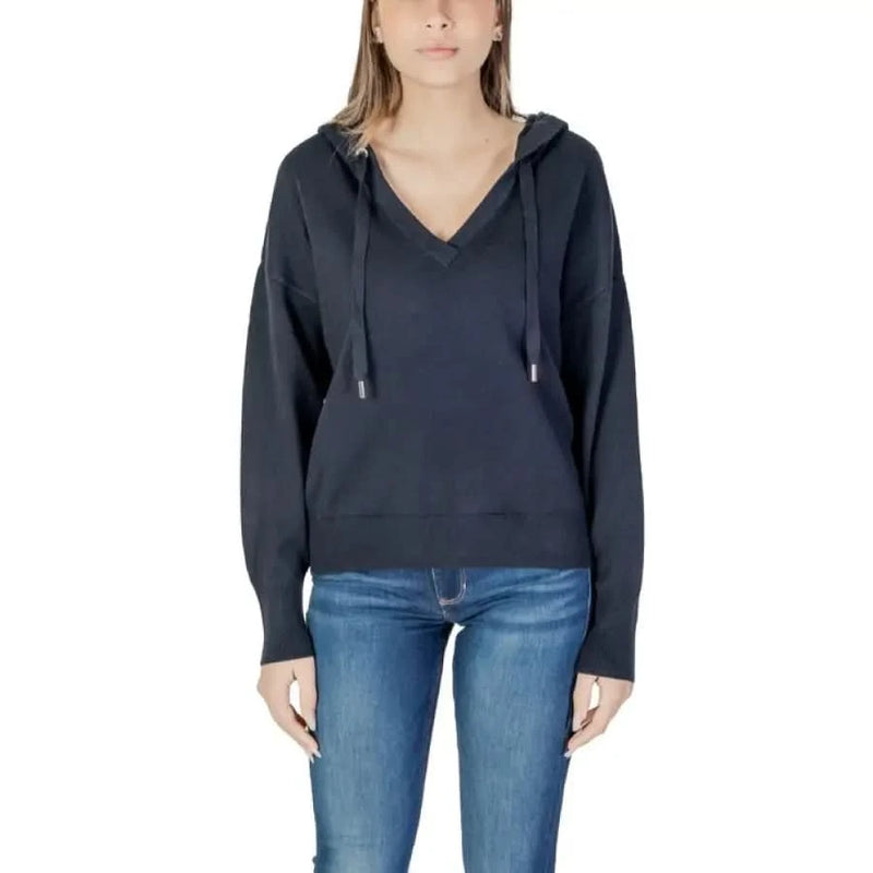 Navy blue v-neck hoodie with drawstrings, long sleeves for women by Morgan De Toi