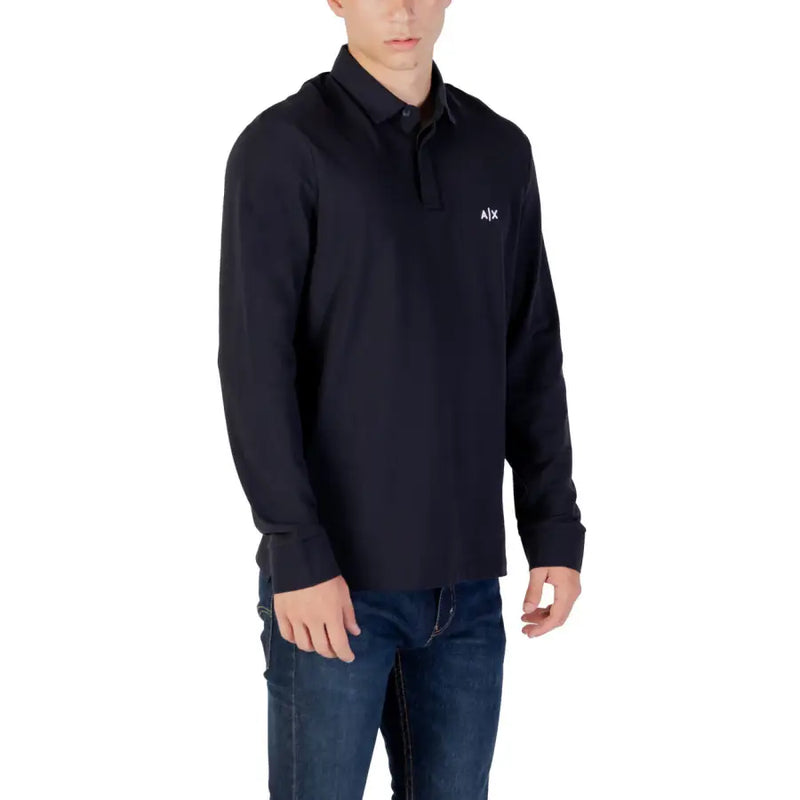 Polo noir à manches longues avec un discret logo Aix blanc sur la poitrine (image du produit : polo bleu marine à manches longues)
