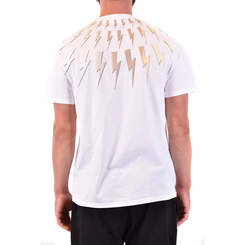 coton blanc à manches courtes t-shirt par Neil Barrett, avec un audacieux dégradé or-crème en forme d'éclair partant des épaules