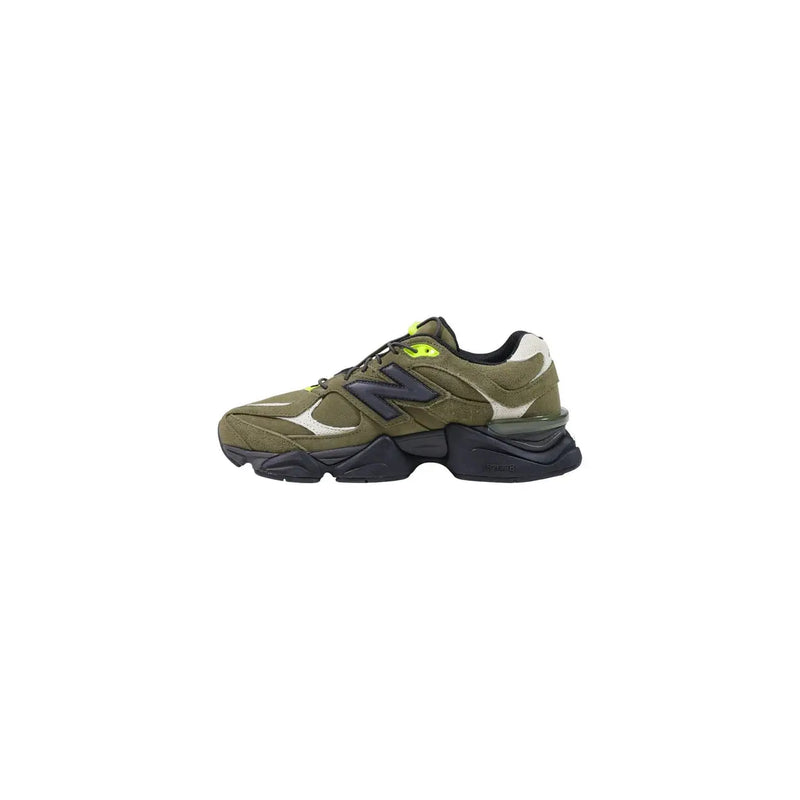 New Balance Baskets pour homme en cuir suédé vert olive, modèle 9060 avec des accents noirs et jaune fluo.