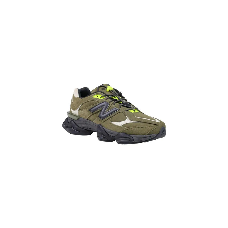 New Balance Baskets pour homme en cuir suédé vert olive avec des accents noirs et jaune fluo