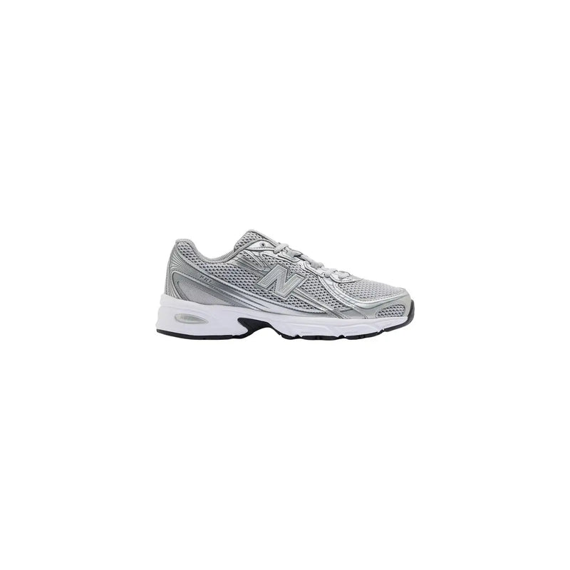 New Balance Baskets grises pour hommes avec tige en mesh argenté et semelle intermédiaire en textile blanc, chaussures de course