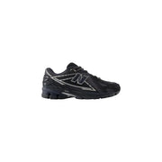 New balance Baskets homme noires en matière synthétique, chaussures de running avec détails argentés et semelle en caoutchouc texturée
