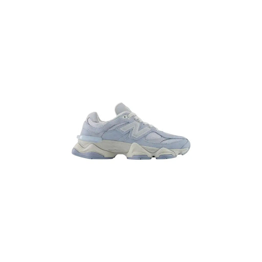 New balance Baskets en daim pour homme, bleu clair, bicolores bleu clair et crème, avec semelle épaisse à plusieurs couches.