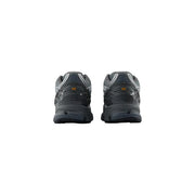 New Balance Baskets synthétiques pour homme grises à motif géométrique, tige en mesh texturé noir et gris et semelle extérieure en caoutchouc