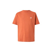 New Balance hommes t-shirt en orange avec un col rond et un petit logo blanc sur la poitrine gauche