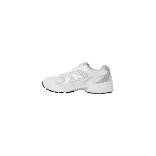 New Balance Baskets grises pour femmes en similicuir avec empeigne en mesh blanc et argenté et semelle en caoutchouc