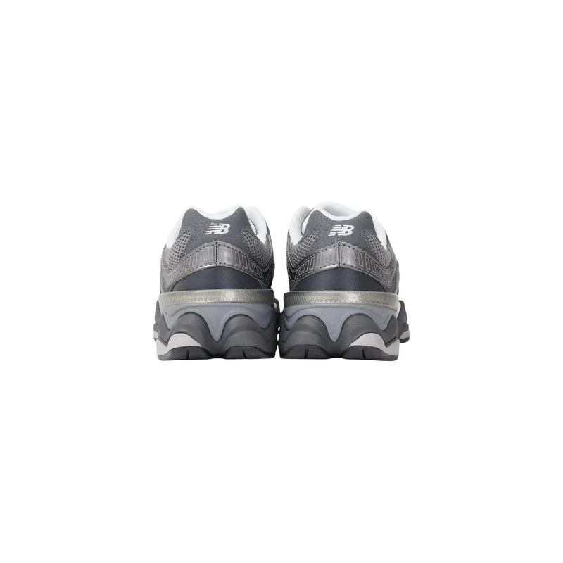 New balance women grey synthetic sneakers featuring gray and white textured mesh upper and chunky rubber sole