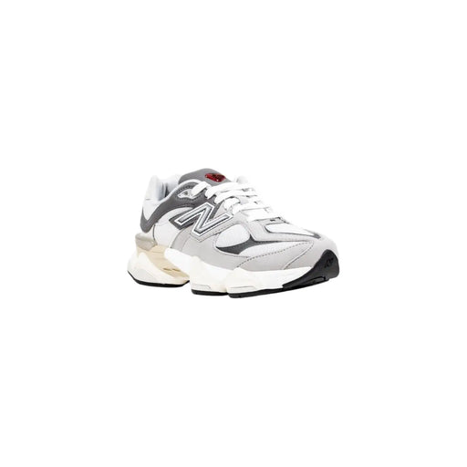 New balance Baskets grises synthétiques pour femmes, dotées d'une semelle épaisse et audacieuse et d'un design 990v3 pour une utilisation sportive