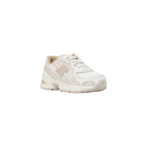 Blanc new balance Baskets de course pour femmes avec empiècements synthétiques beiges et tige en mesh pour une utilisation sportive