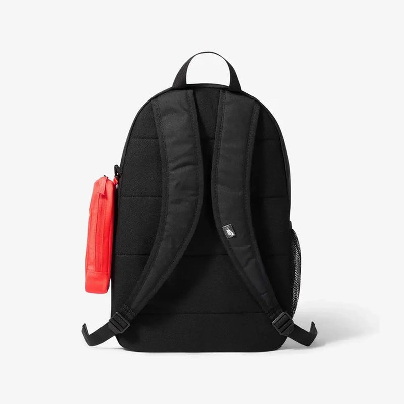 Nike Sac à dos noir pour homme avec poche latérale rouge vif et détails en maille, vue de face