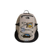 Sac à dos The North Face Borealis pour homme, beige avec empiècements noirs et compartiment avant zippé, vue de face
