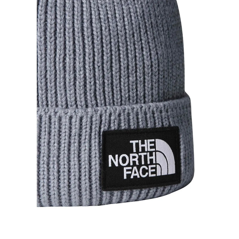 Bonnet The North Face pour homme, en maille côtelée grise avec logo TNF et écusson logo brodé noir, vue de face