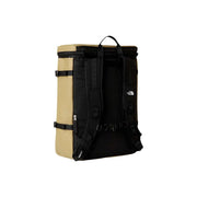 Sac à dos The North Face pour homme, imprimé beige, avec un design robuste couleur fauve et noir, des bretelles réglables et des fermetures éclair renforcées.