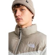 Doudoune The North Face Saikuru pour homme, beige et blanche, matelassée, vue de face