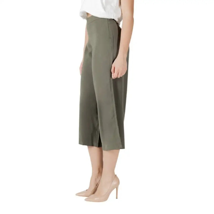 Olive Green Culottes showcasing a stylish and versatile design for modern fashion