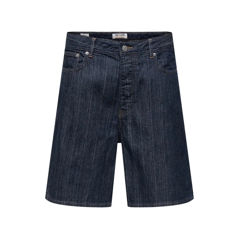 Only Short ample ONSFA pour femme en denim bleu foncé à rayures verticales et cinq poches, vue de face