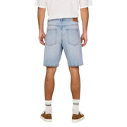 Only Short en jean clair pour femme, coupe classique cinq poches et ourlet effiloché, vue de face