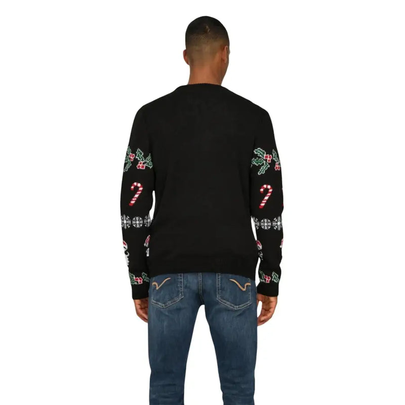 Only Pull en maille noire à col rond pour homme, en acrylique, orné de motifs festifs de cannes de Noël rouges et vertes, de houx et de flocons de neige.