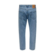 Only Jean en coton bleu clair pour homme de la marque and Sons, coupe droite classique et étiquette en cuir marron à la ceinture.