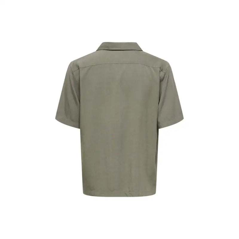 Chemise boutonnée à manches courtes vert olive avec col classique et design minimaliste par Only & Sons chemise homme
