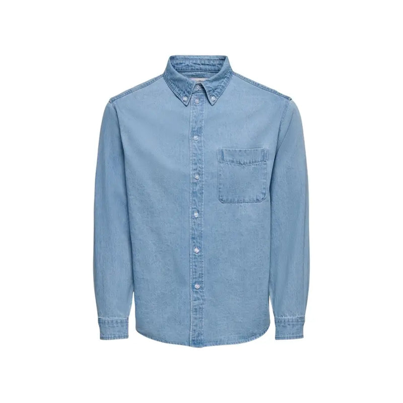 Chemise boutonnée en denim bleu clair avec col classique et poche poitrine par Only Fils pour hommes