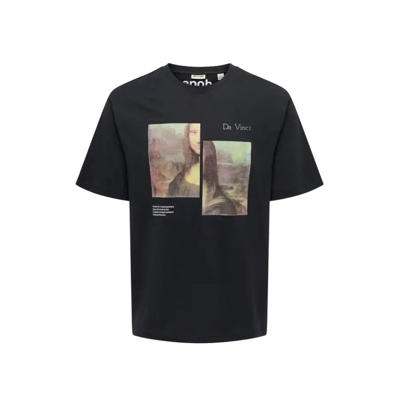 Coton noir Only & Sons hommes t-shirt avec un imprimé graphique de la Joconde divisée avec le texte de Léonard de Vinci au-dessus.