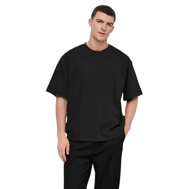 Only & Sons hommes t-shirt Pull noir oversize à col rond, coupe décontractée et manches courtes, idéal pour un look casual.