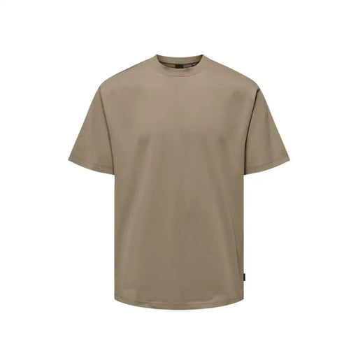 Only & Sons men beige crew-neck t-shirt with short sleeves and subtle side tag made from soft material
