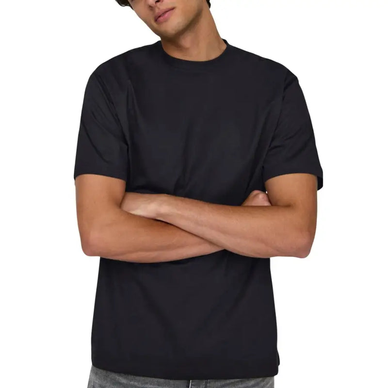 Only & Sons hommes t-shirt T-shirt noir à manches courtes et col rond, en coton doux, idéal pour une tenue décontractée.