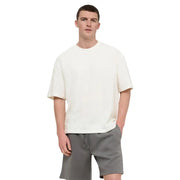 Pull ras du cou oversize couleur crème t-shirt par Only & Sons avec une coupe décontractée et un tissu à la texture subtile pour hommes