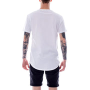 Only T-shirt blanc en coton pour homme, col rond, manches courtes, coupe décontractée et ourlet arrondi.