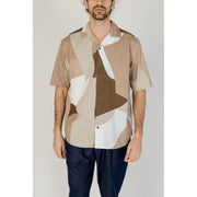 Only & sons men’s brown print short sleeve shirt with modern abstract geometric pattern in beige tan and white