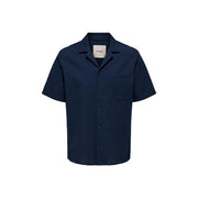 Only Chemise de villégiature pour homme en coton bleu marine, manches courtes, boutonnée, avec un tissage légèrement texturé et un col classique.