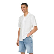 Only Chemise de villégiature pour homme en lin mélangé blanc, manches courtes et col boutonné, vue de face