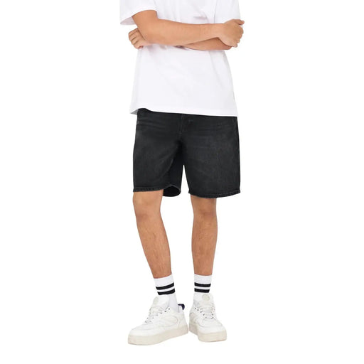 Only & Sons Short Edge pour homme en denim noir à délavage classique et coupe droite, vue de face