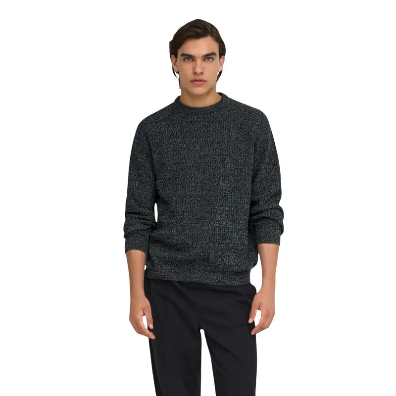 Only Pull Join pour femme, gris foncé, col rond en maille texturée et manches longues, vue de face