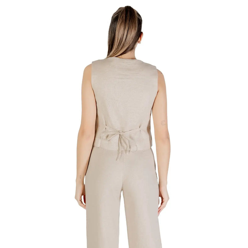 mélange de lin beige sans manches top avec ceinture nouée, col en V et détails de boutons par Only Femmes