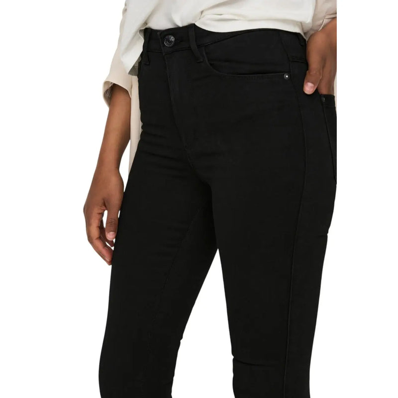Only Pantalon noir taille haute pour femme en mélange de coton avec poches, présentant une coupe élégante et ajustée et des coutures discrètes.