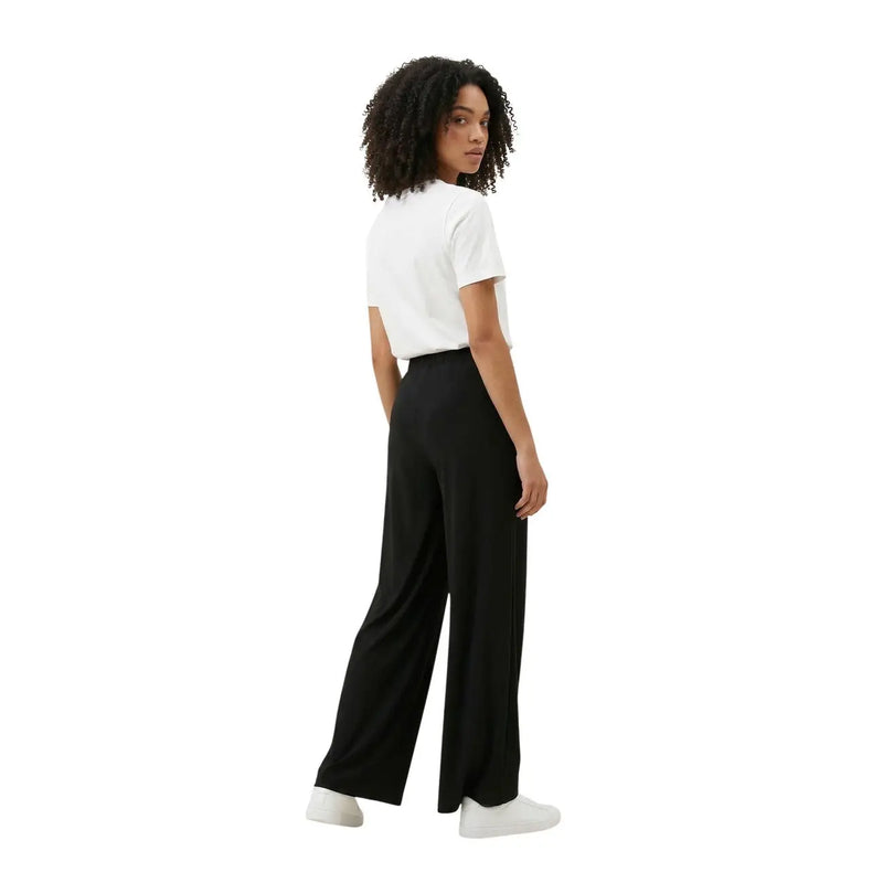 Only Pantalon en dentelle noire pour femme, coupe large, en mélange viscose et nylon, confectionné dans un tissu fluide et lisse.