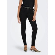 Jean skinny noir taille haute de only Des vêtements pour femmes confectionnés en coton biologique, avec une silhouette élégante et ajustée et des coutures discrètes.