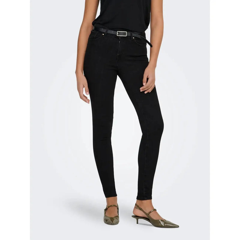 Jean skinny noir taille haute de only Des vêtements pour femmes confectionnés en coton biologique, avec une silhouette élégante et ajustée et des coutures discrètes.