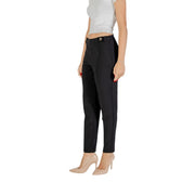 Only Pantalon noir en polyester pour femme, coupe droite élégante et détail discret de boutons à la taille.