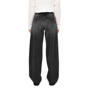 Only Jean noir droit en coton pour femme, coupe large, délavage délavé et poches classiques, dévoilant l'arrière
