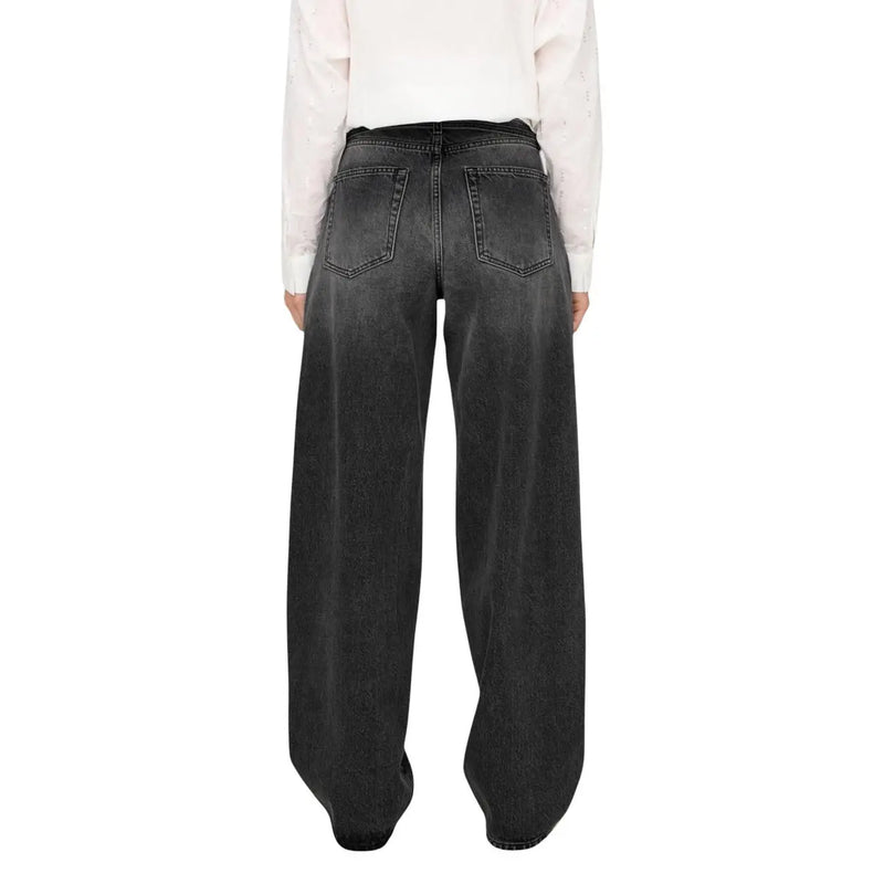 Only Jean noir droit en coton pour femme, coupe large, délavage délavé et poches classiques, dévoilant l'arrière
